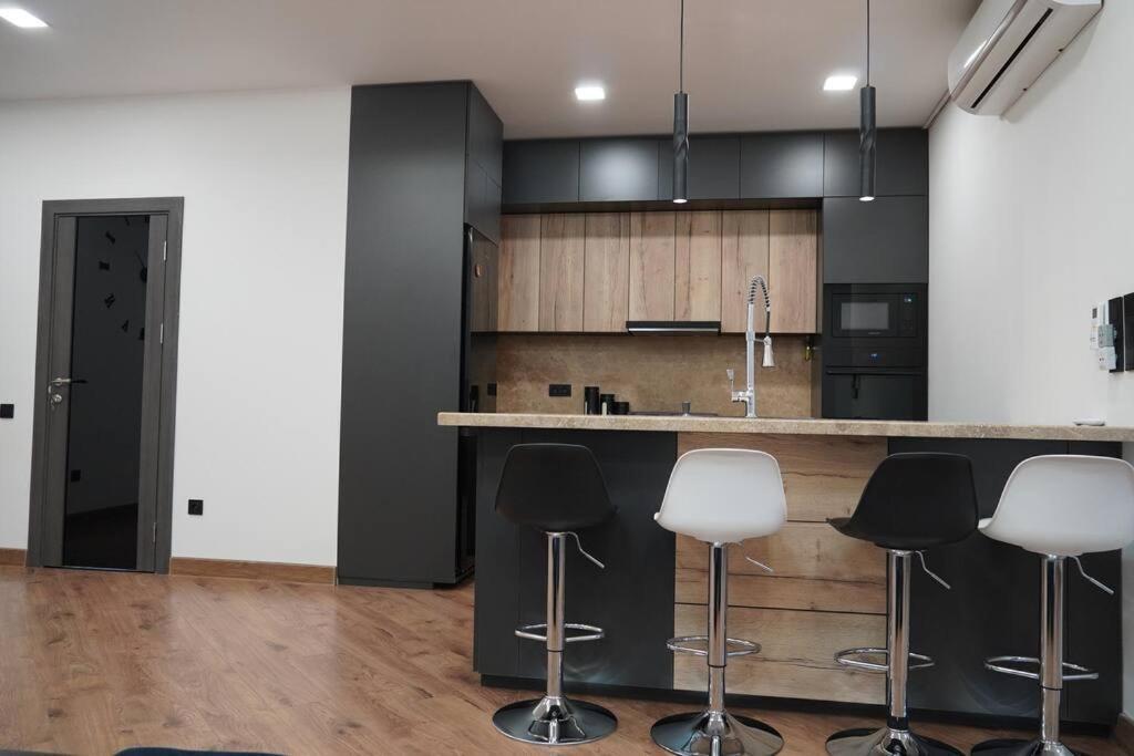 Lovely, Newly Remodeled Apartment In Yerevan! Exterior foto