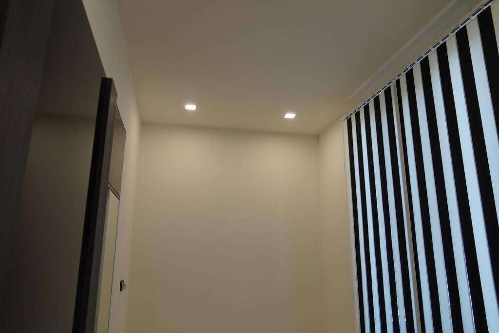 Lovely, Newly Remodeled Apartment In Yerevan! Exterior foto