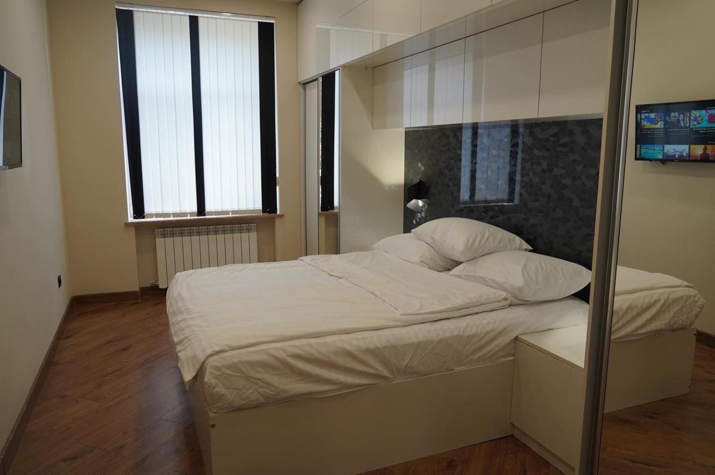 Lovely, Newly Remodeled Apartment In Yerevan! Exterior foto